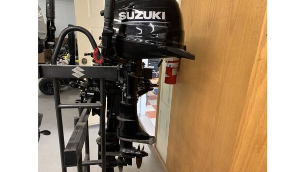 2024 suzuki marine df6as white